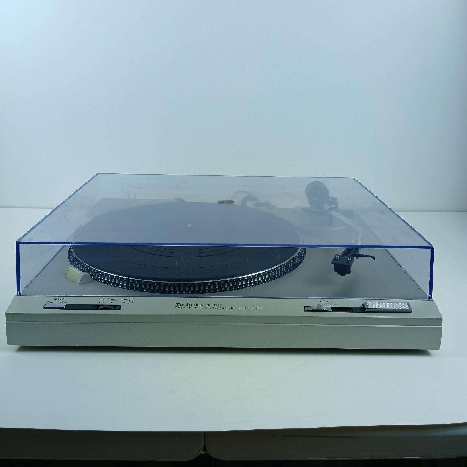 VTG TECHNICS FREQUENCY GENERATOR SERVO AUTO TURNTABLE SL-B202 TESTED