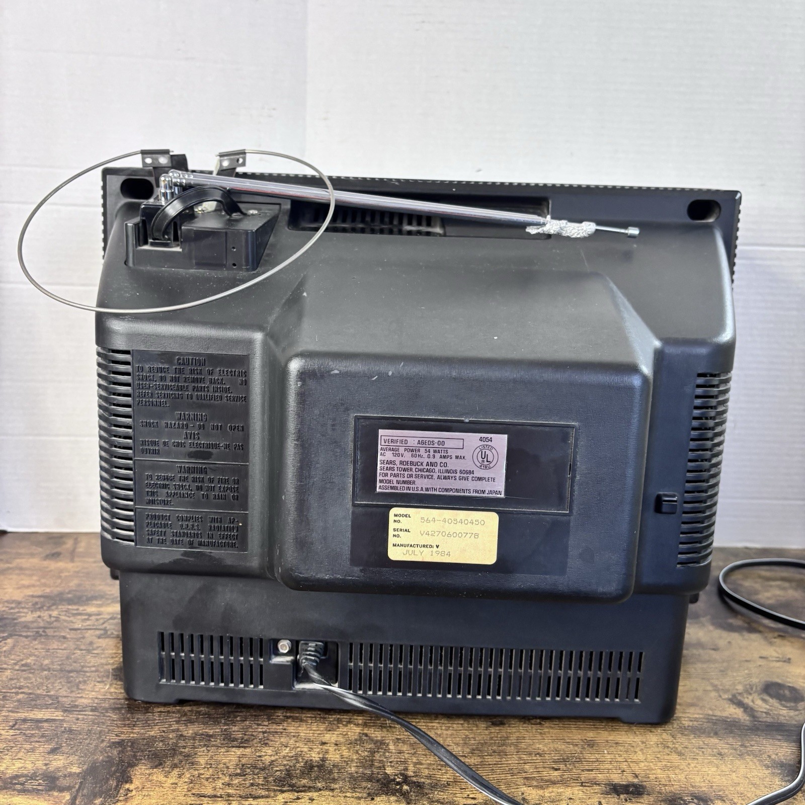 VTG Sears Roebuck 1984 SR2000 14” Wood Grain CRT TV Model 564-40540450 No Remote