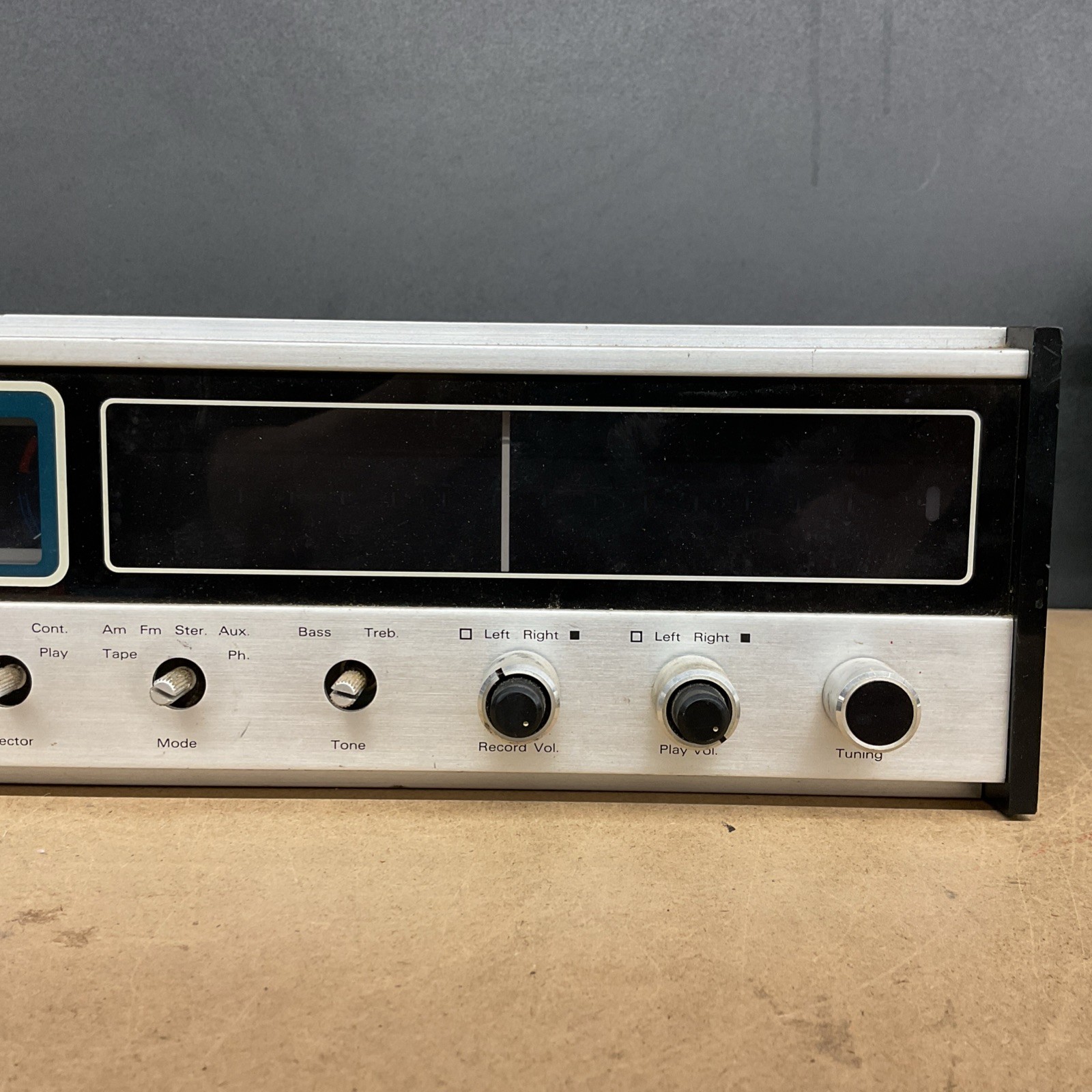 Miida M104 8 Track Stereo Recorder FM AM Receiver – Broken Untested