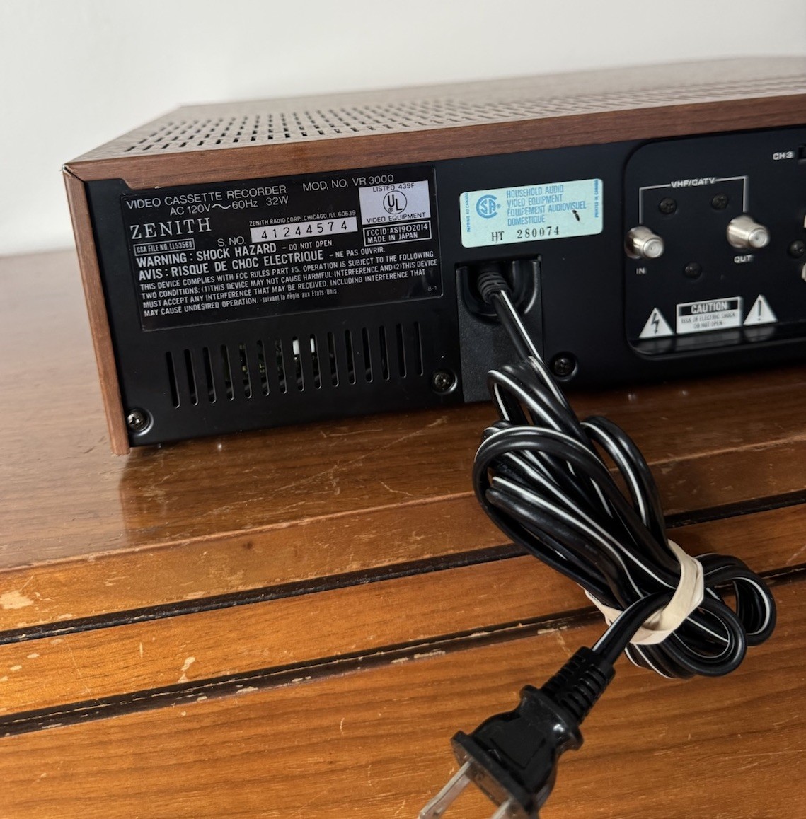 For Repair / Parts Vintage Zenith VR 3000 VCR Video Cassette Recorder Wood Grain