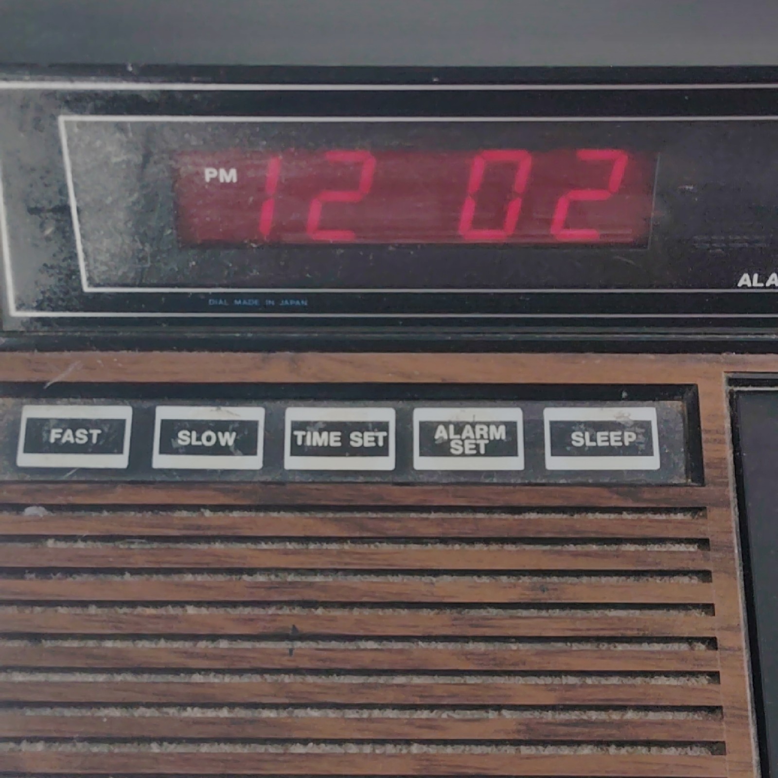 VTG -Sears 1979 Model 23400 AM/FM Cassette Clock Radio Tested- powers on. READ!!