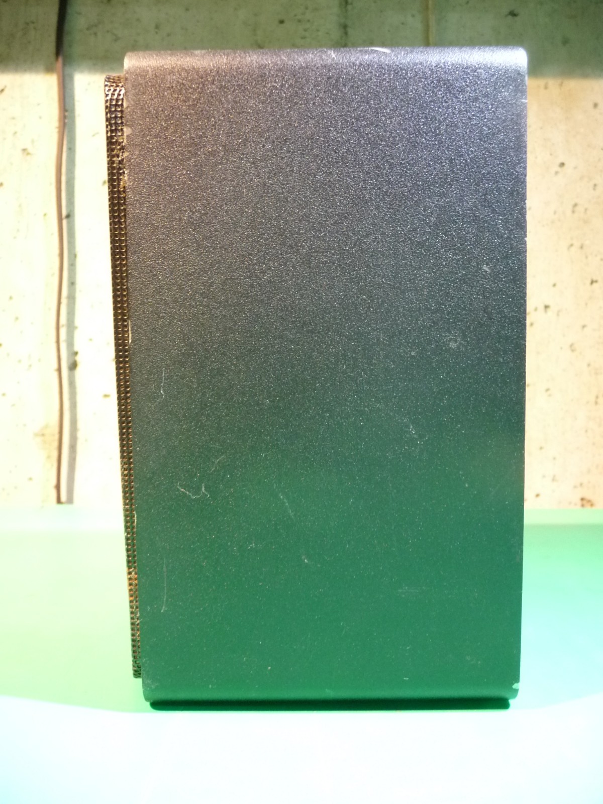 Radio Shack Optimus Pro 7AV Black Bookshelf Speaker 40-2066