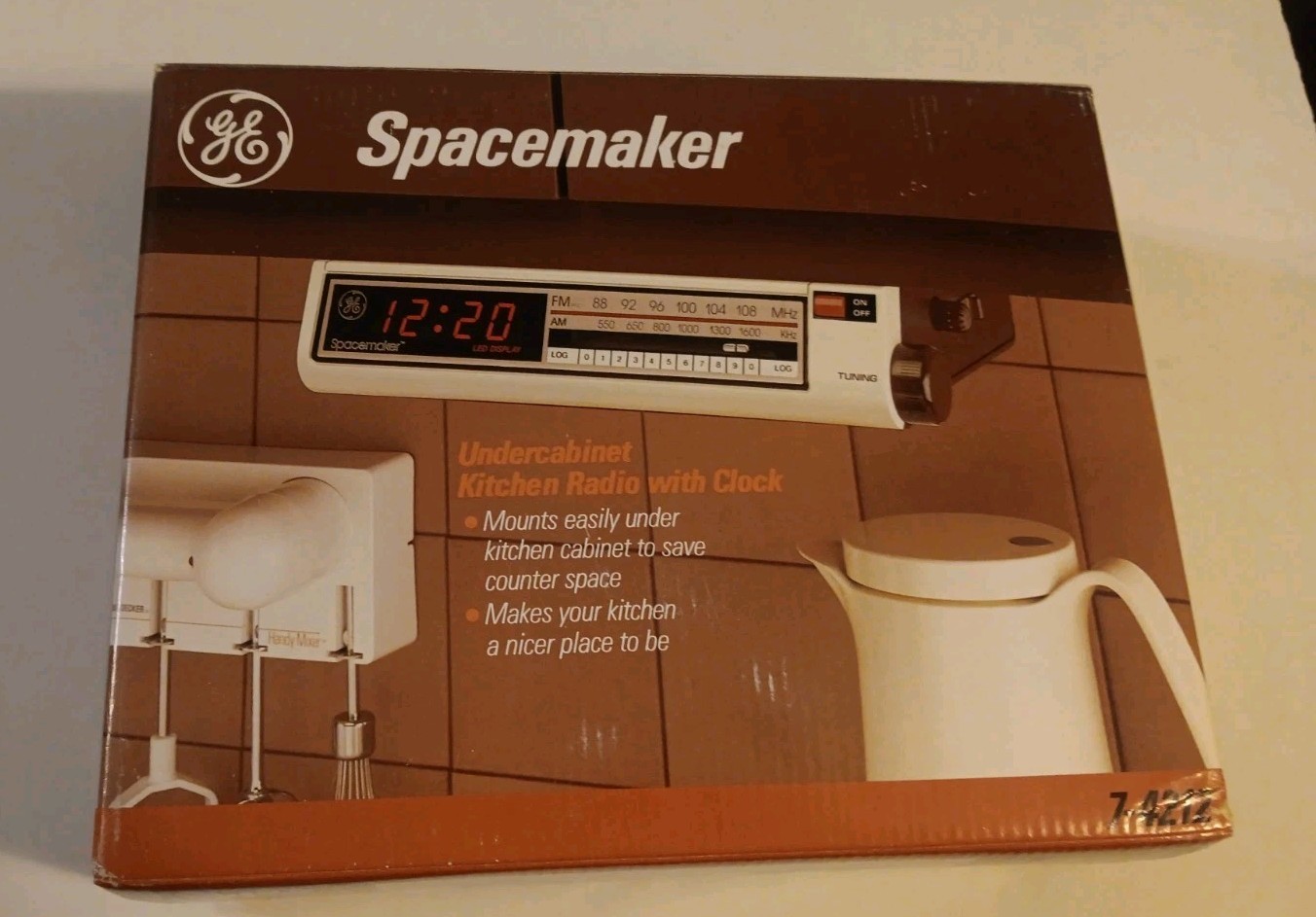 NEW Vintage GE Spacemaker UNDER CABINET Kitchen AM/FM RADIO w/ Clock 7-4212
