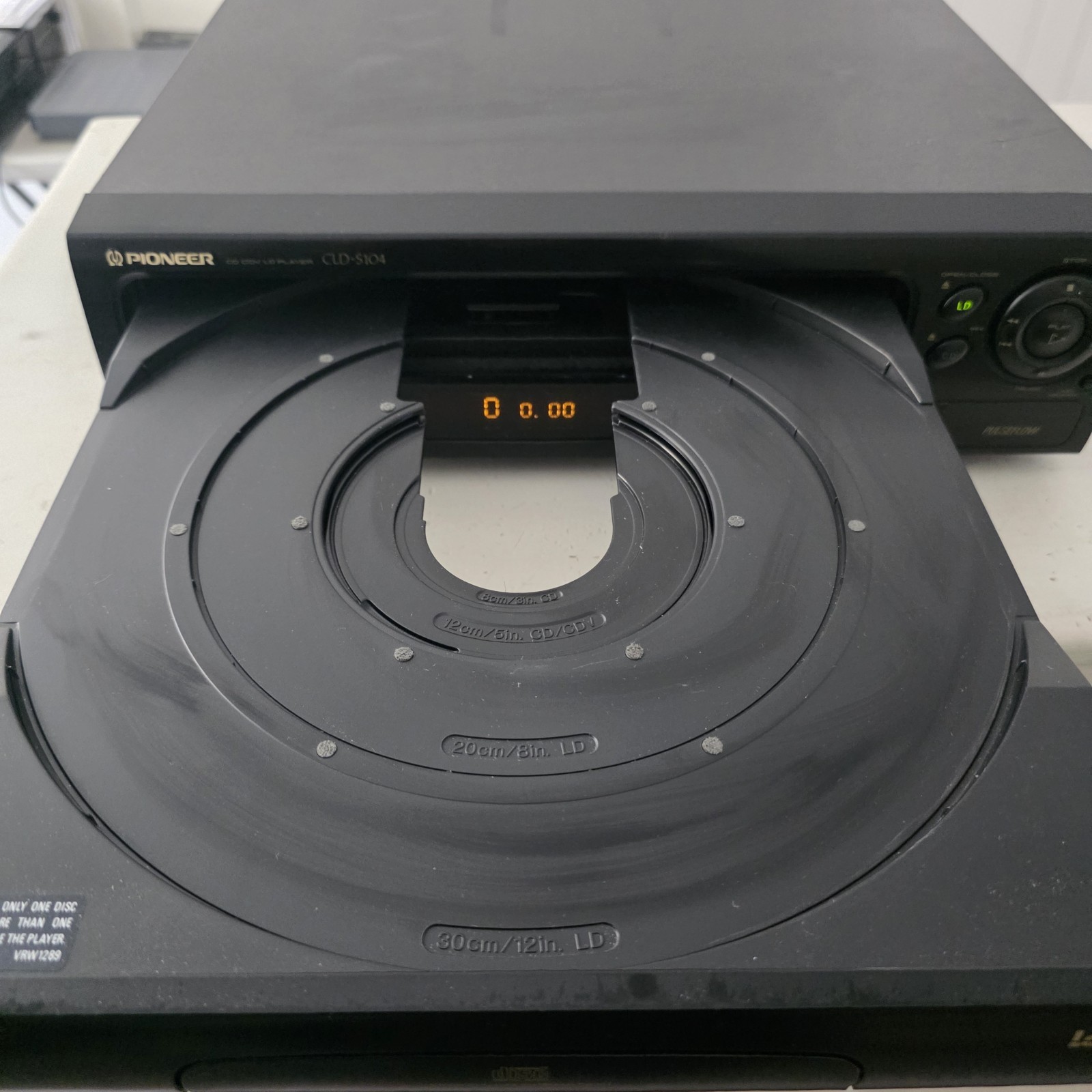 Pioneer CLD-S104 LaserDisc Player – TESTED Working – No Remote