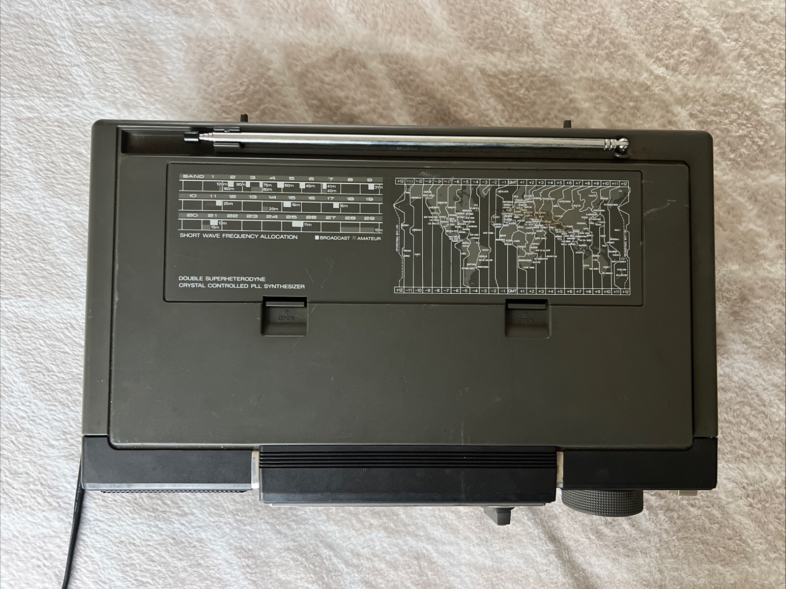 Panasonic RF-3100 FM-AM-SW Multi-Band Receiver – TESTED. Works.