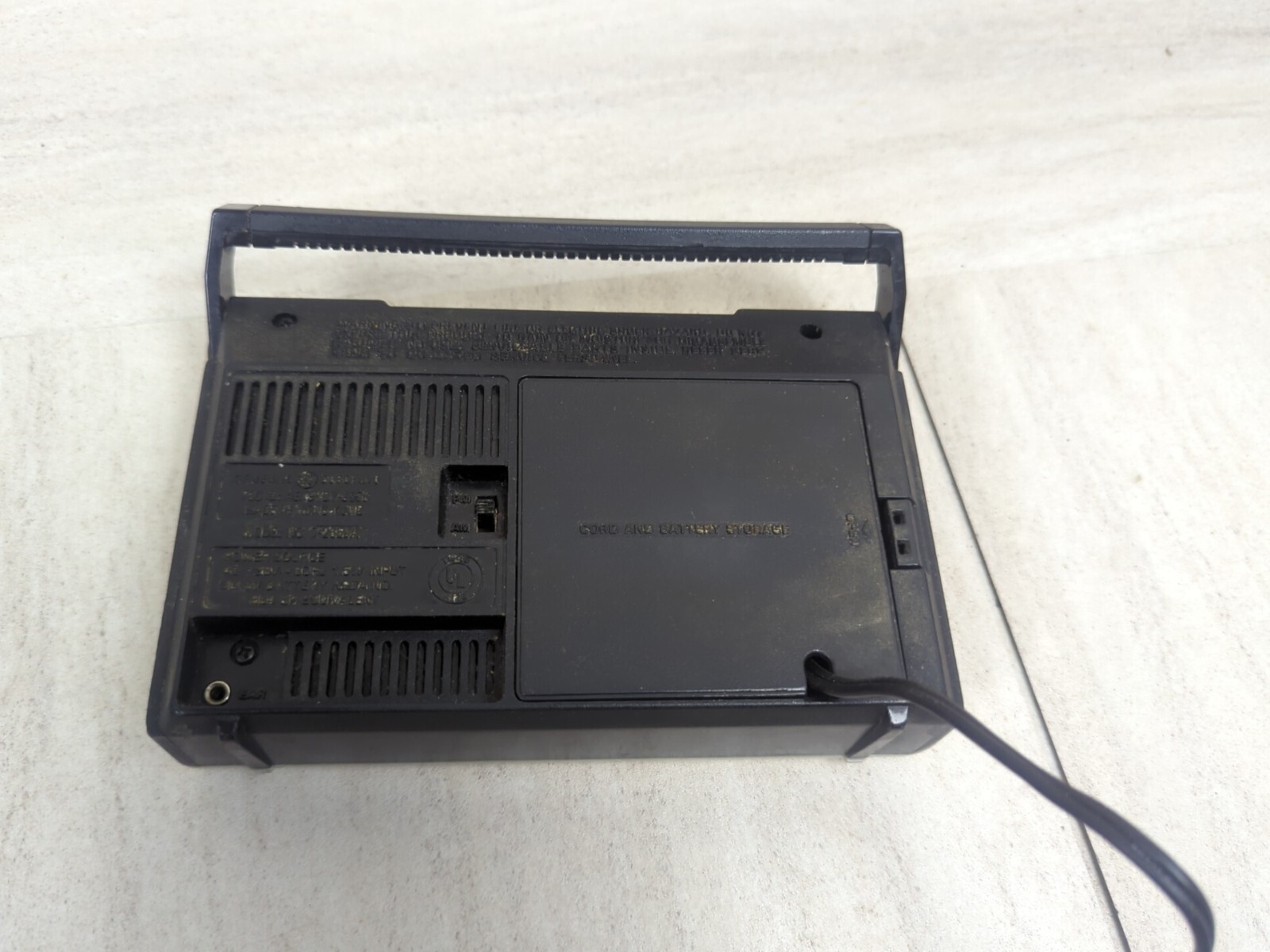 7.5″ General Electric Integrated Circuit AM/FM Radio IC Mod 7-2650A Dual Power