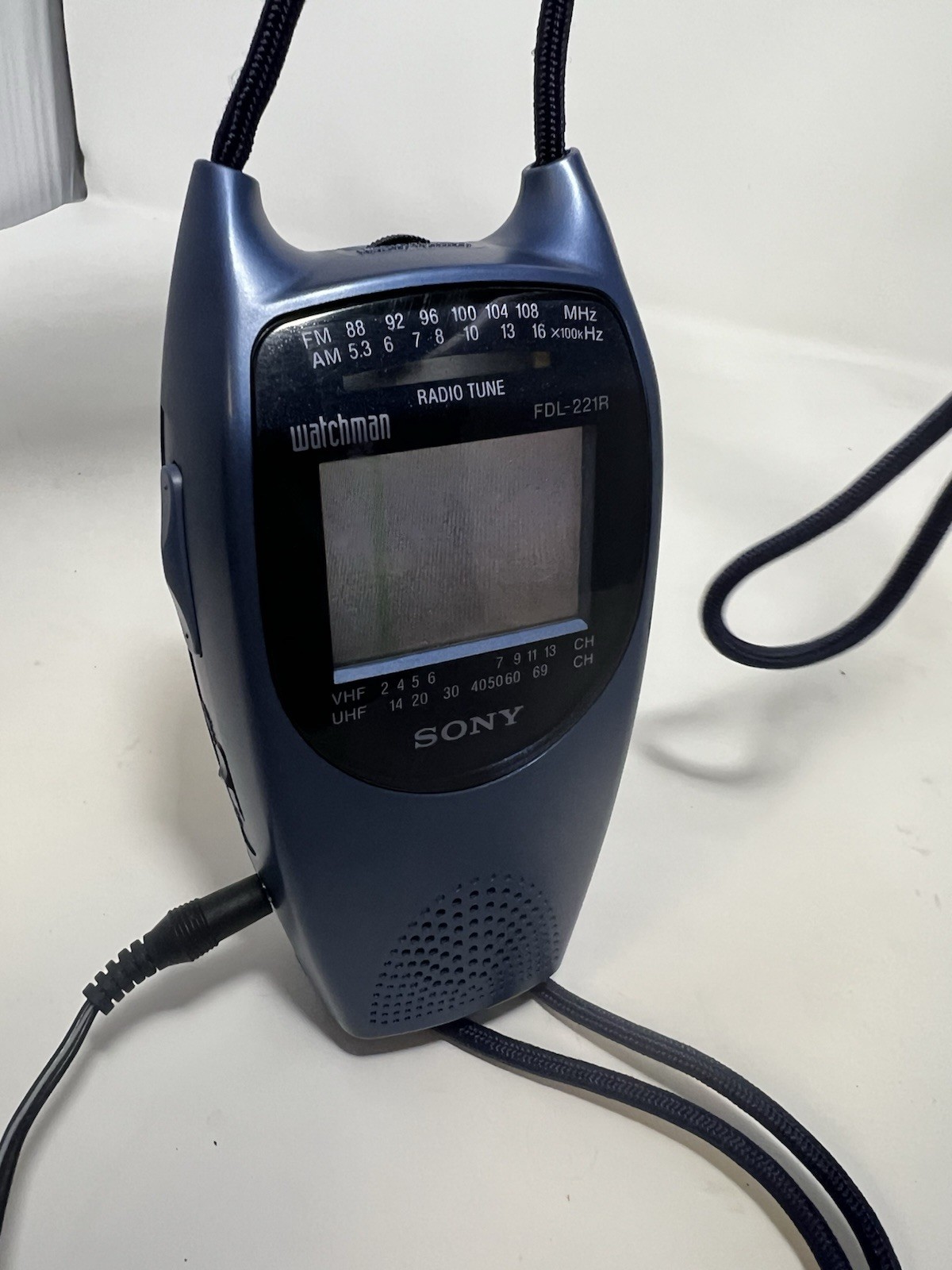 Sony Watchman FDL-221R 2.2 Color LCD TV Combo AM/FM Radio Tested Works (BLUE)