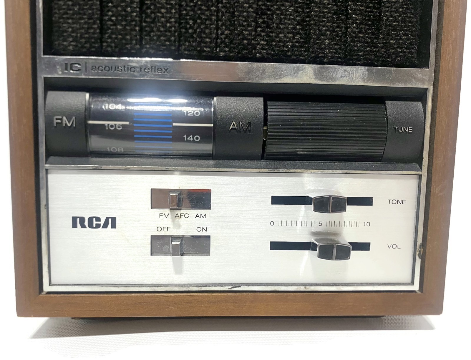 Vintage RCA RZC378 X-411 AM FM Radio Walnut Wood Cabinet Tested