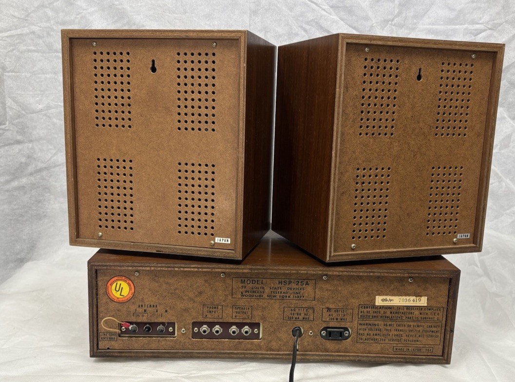 Vintage Peerless Solid State Stereo 8 track Model HSP-25 Am/Fm Work Tested.