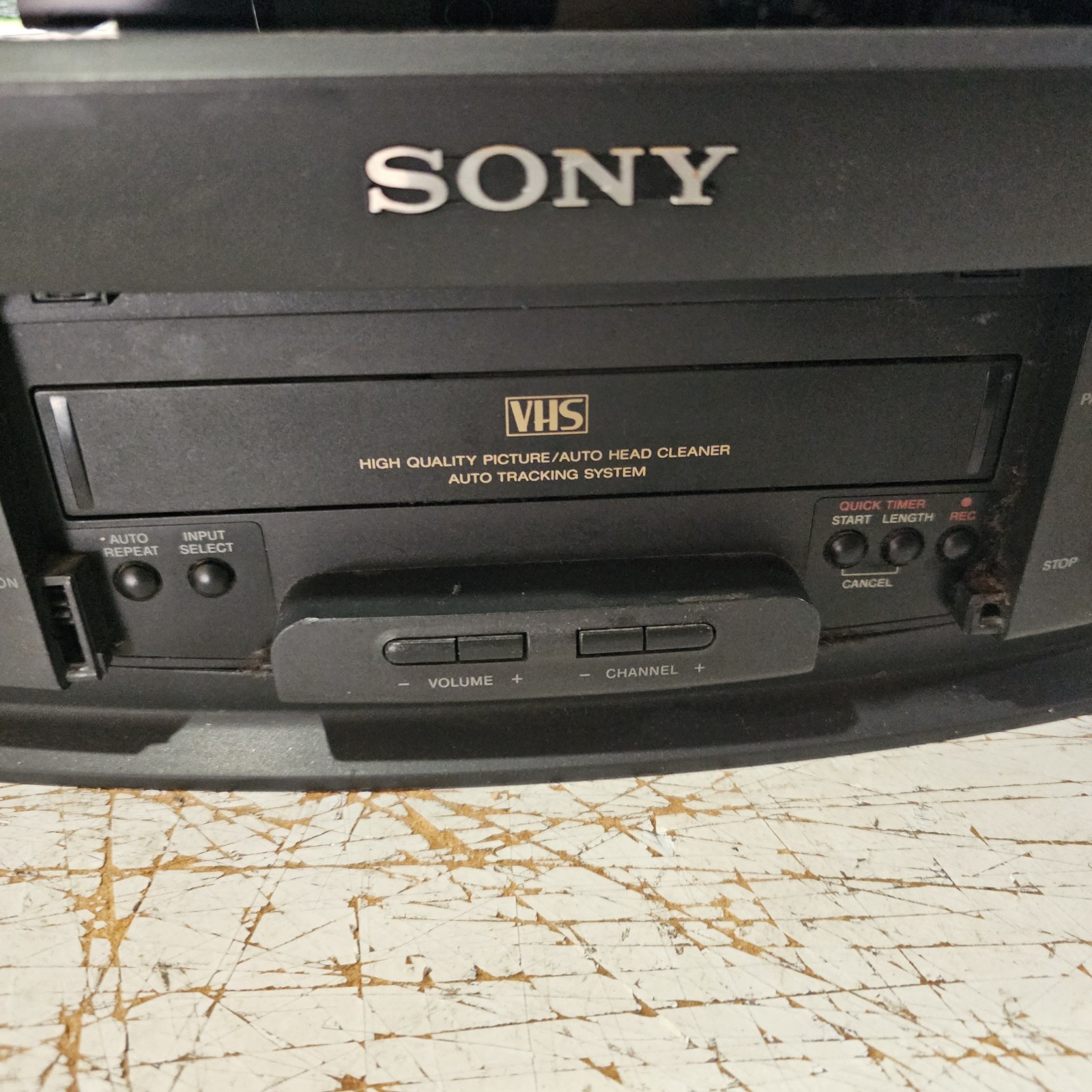 Sony Trinitron KV-20VM20 20″ CRT TV/VCR Combo Retro Gaming Television Tested!