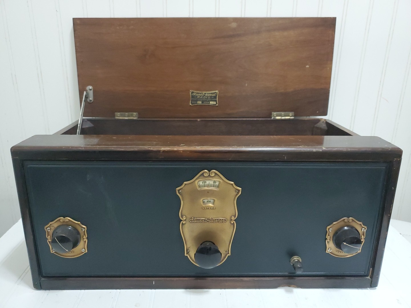 Antique 1926 Stewart Warner Model 345 Tube Battery Radio Wooden Cabinet Untested