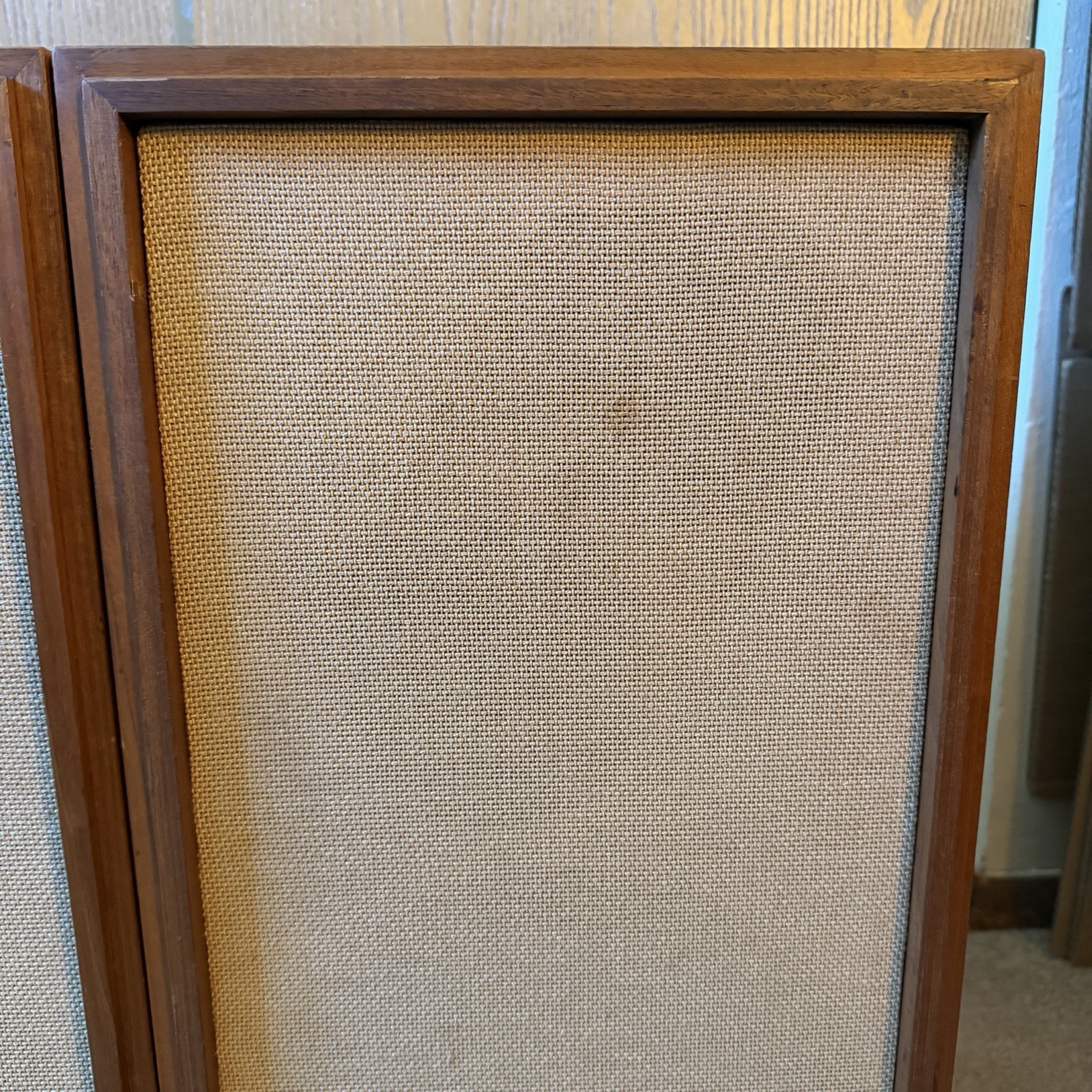 Radio Shack Realistic Optimus 1 Speaker (Set Of 2) Vintage Japan 8OHMS Wooden