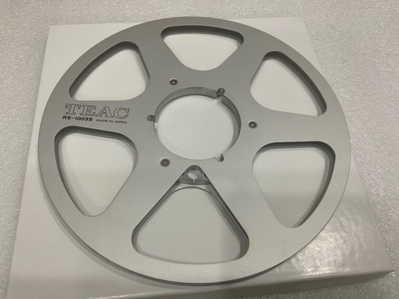 TEAC RE-1003s silver 1/4″ x 10.5” Reel Metal Empty original reel tape .