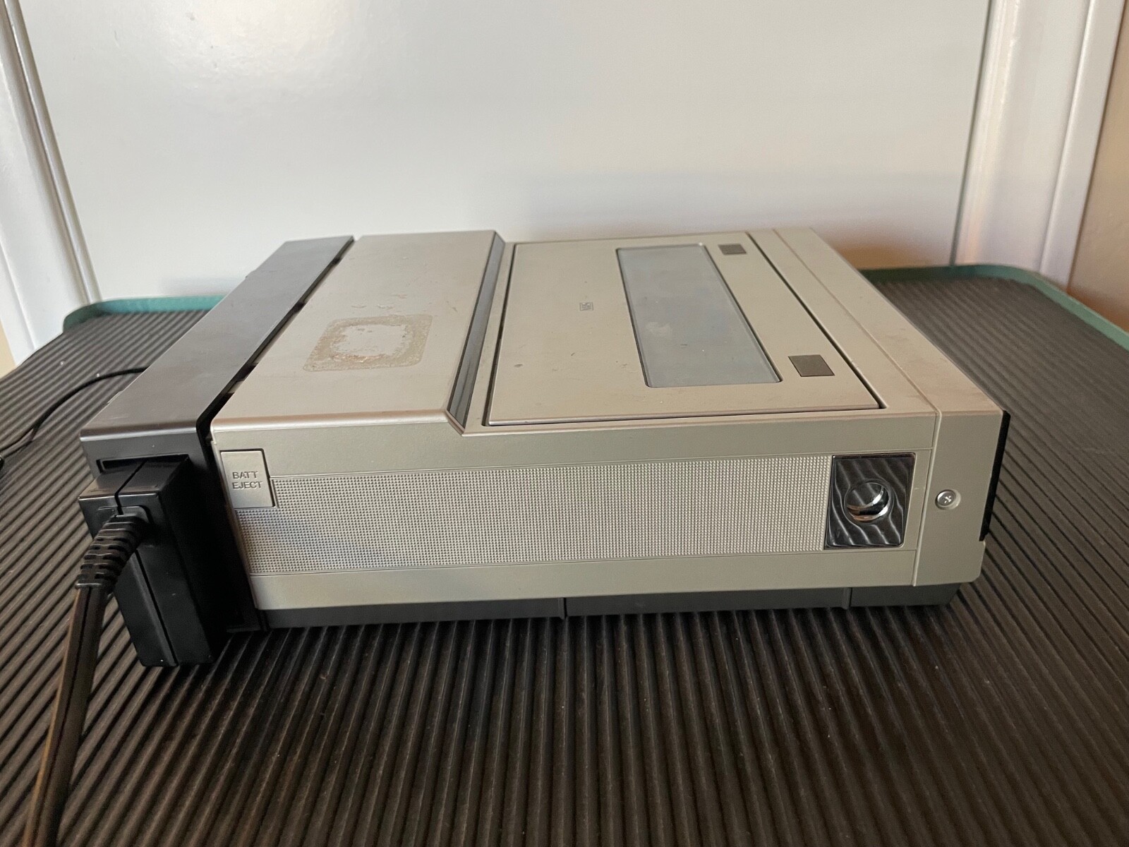 Magnavox VR8400BK01 120V 60Hz Portable Video Cassette Recorder – Parts Only