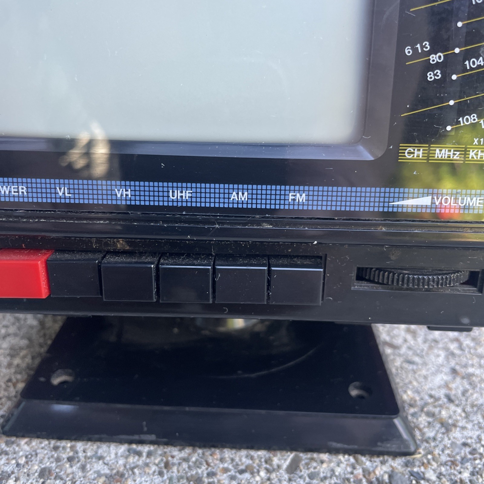 Vintage 1980s Cosmo 4.5″ Portable B&W TV AM/FM Radio Antenna Works See Video