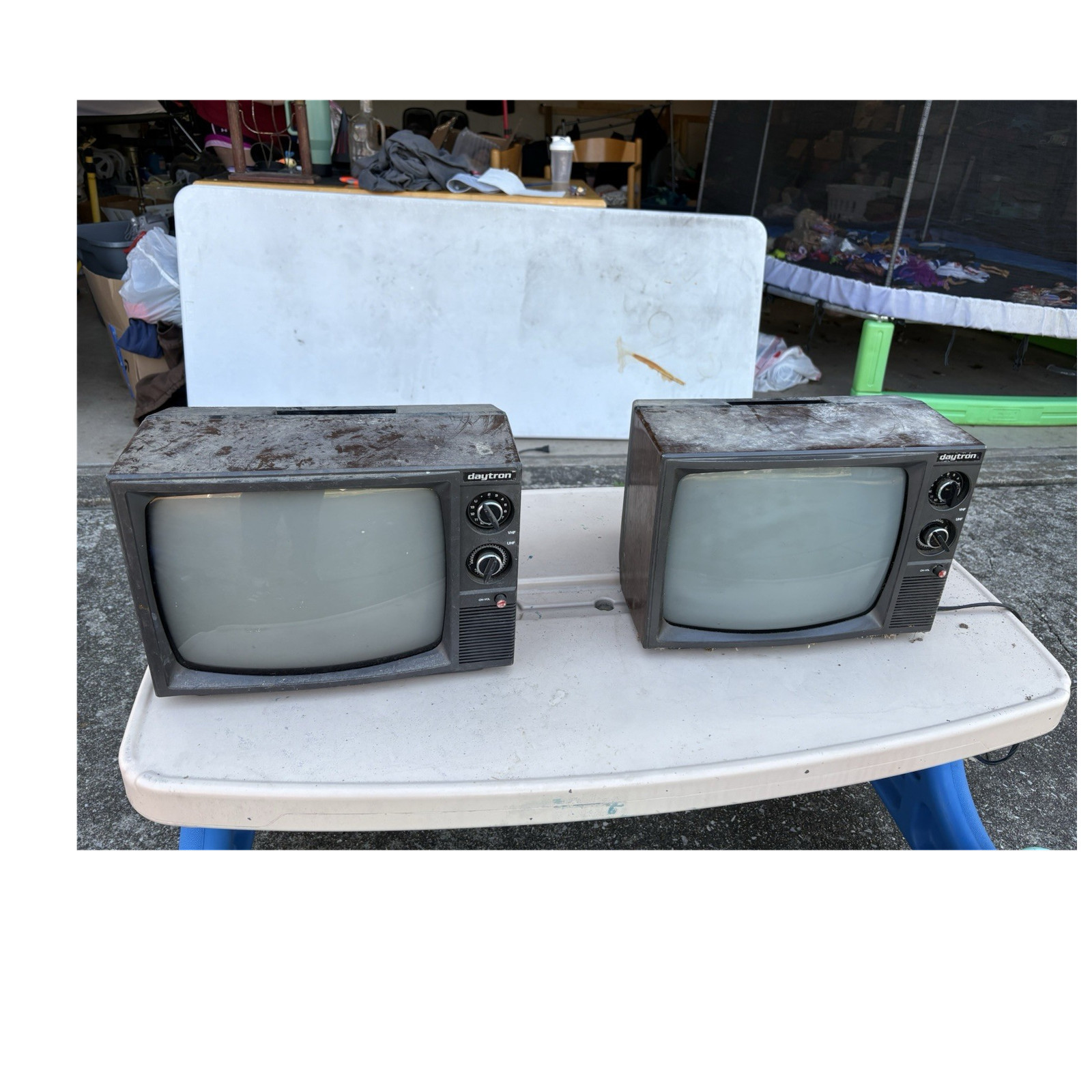 Daytron RP-417KN Vintage CRT Television Lot of 2 Black AC 120V 60Hz 33W