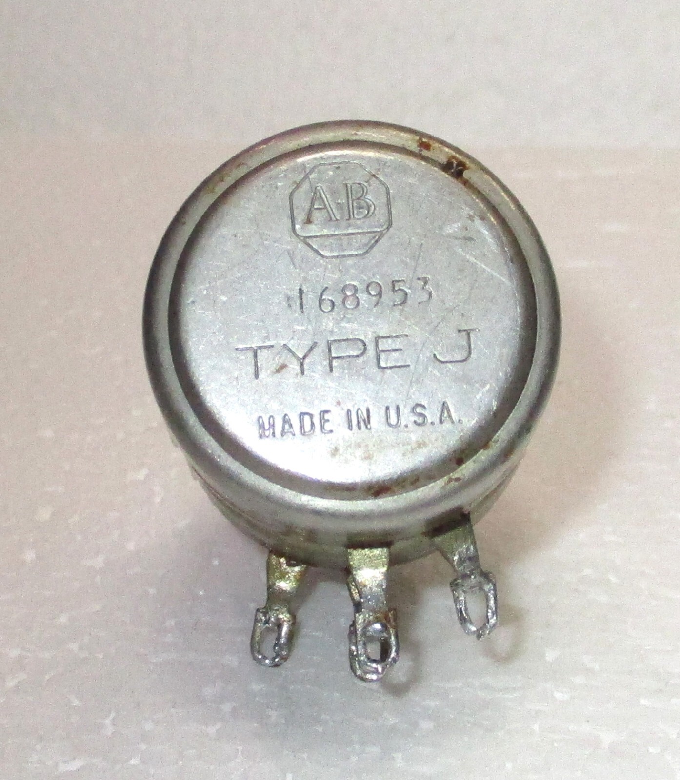 Allen Bradley 168953 Type J 2.4K/1.7K 3/8″ Long 1/4″ Solid Shaft Potentiometer