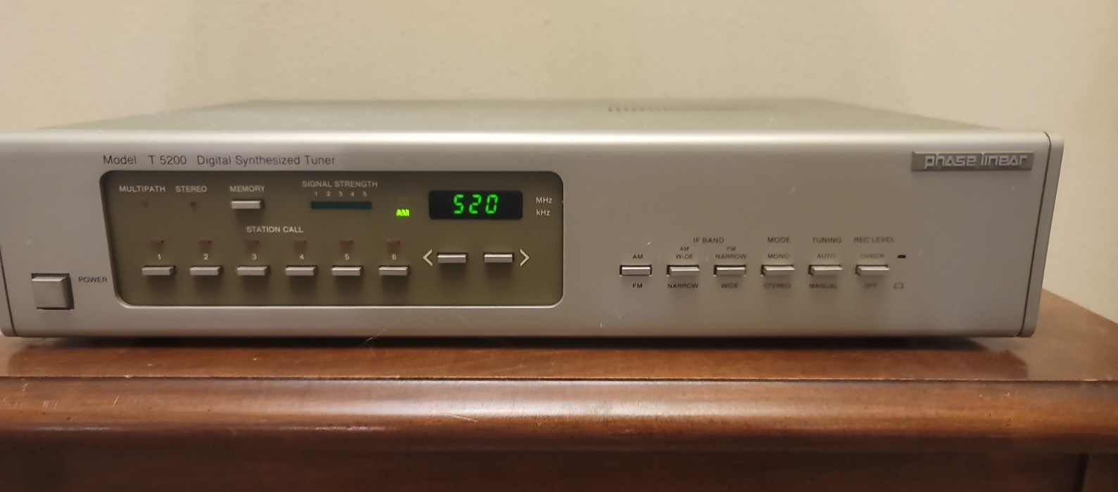 Phase Linear T5200 Digital Synthesized Tuner
