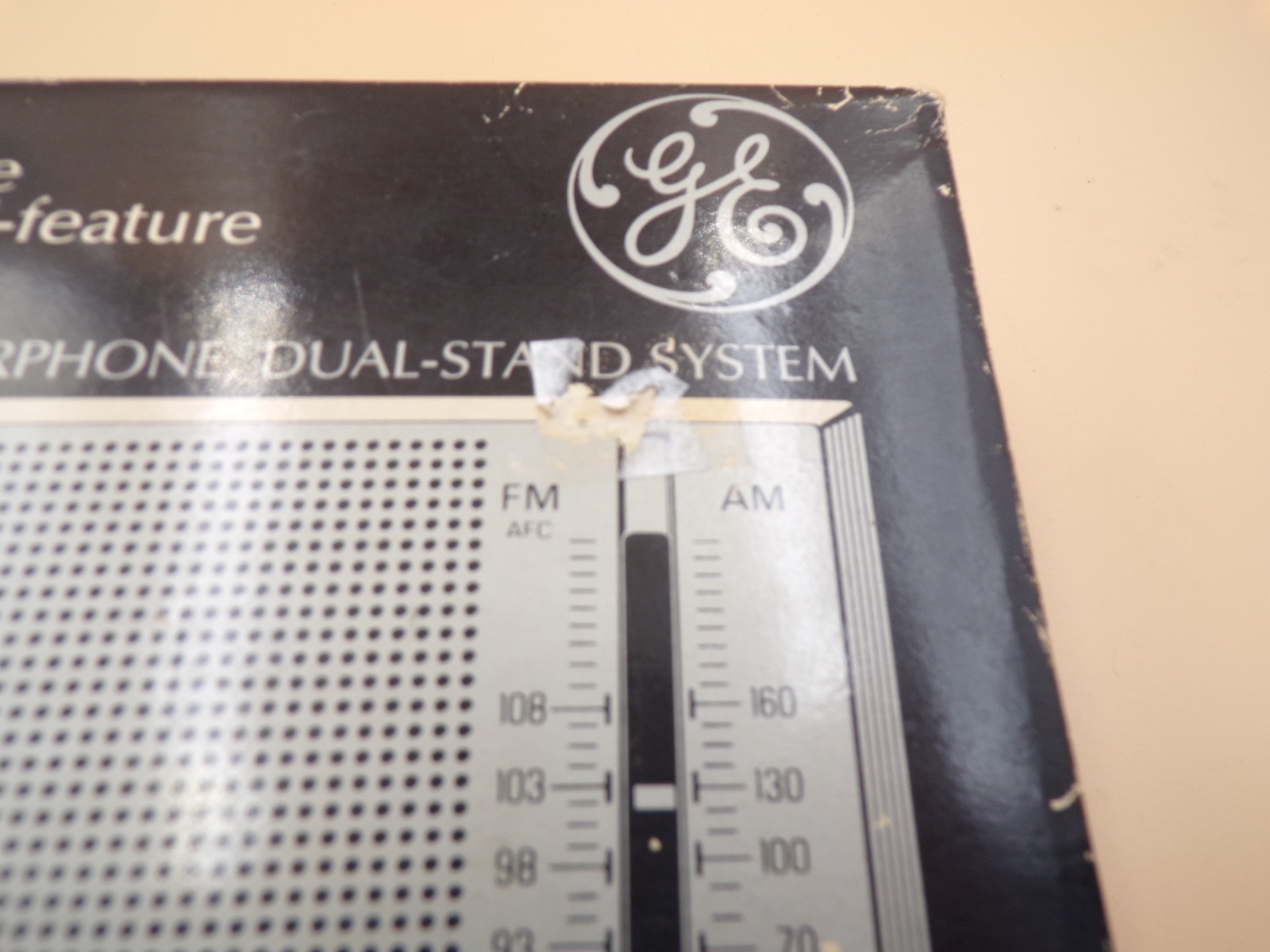 Vintage General Electric GE 7-2100A Portable Clock AM FM Pocket Radio Hong Kong