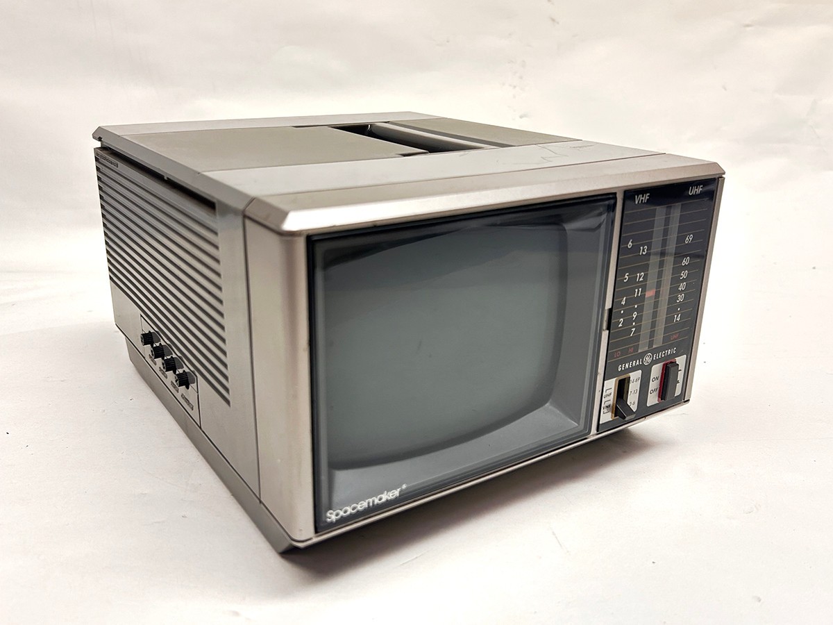 Vintage General Electric GE Portable TV Model 7-7130A 1986 WORKING Clean!