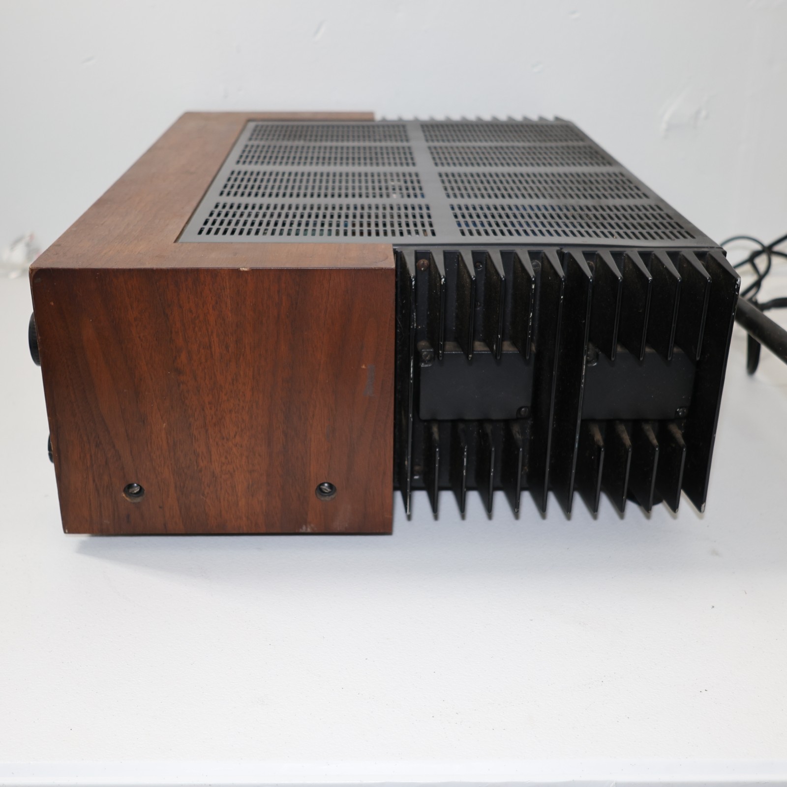 Heathkit AR-1650 AM/FM Solid State Stereo Receiver UNTESTED FOR PARTS/REPAIR