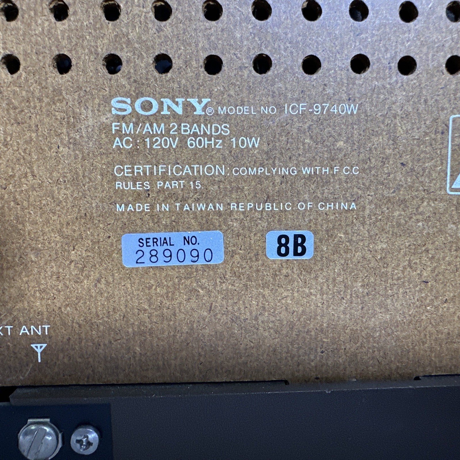 Sony ICF-9740W FM AM Table Radio Woodgrain Cabinet Analog Vintage