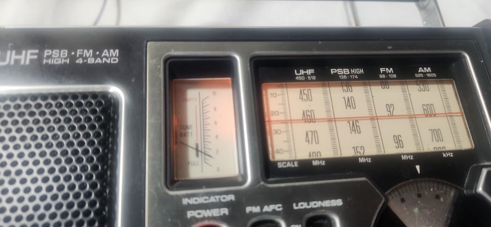 Vintage Panasonic RF-1115 UHF, PSB High, AM, FM, AC/DC portable radio