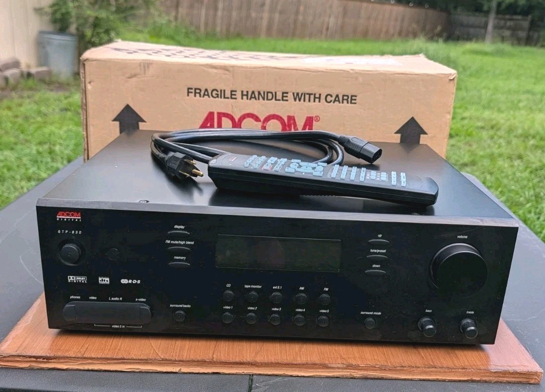 ADCOM GTP-830 Surround Sound Processor Preamplifier 120/240v W/Remote And Box