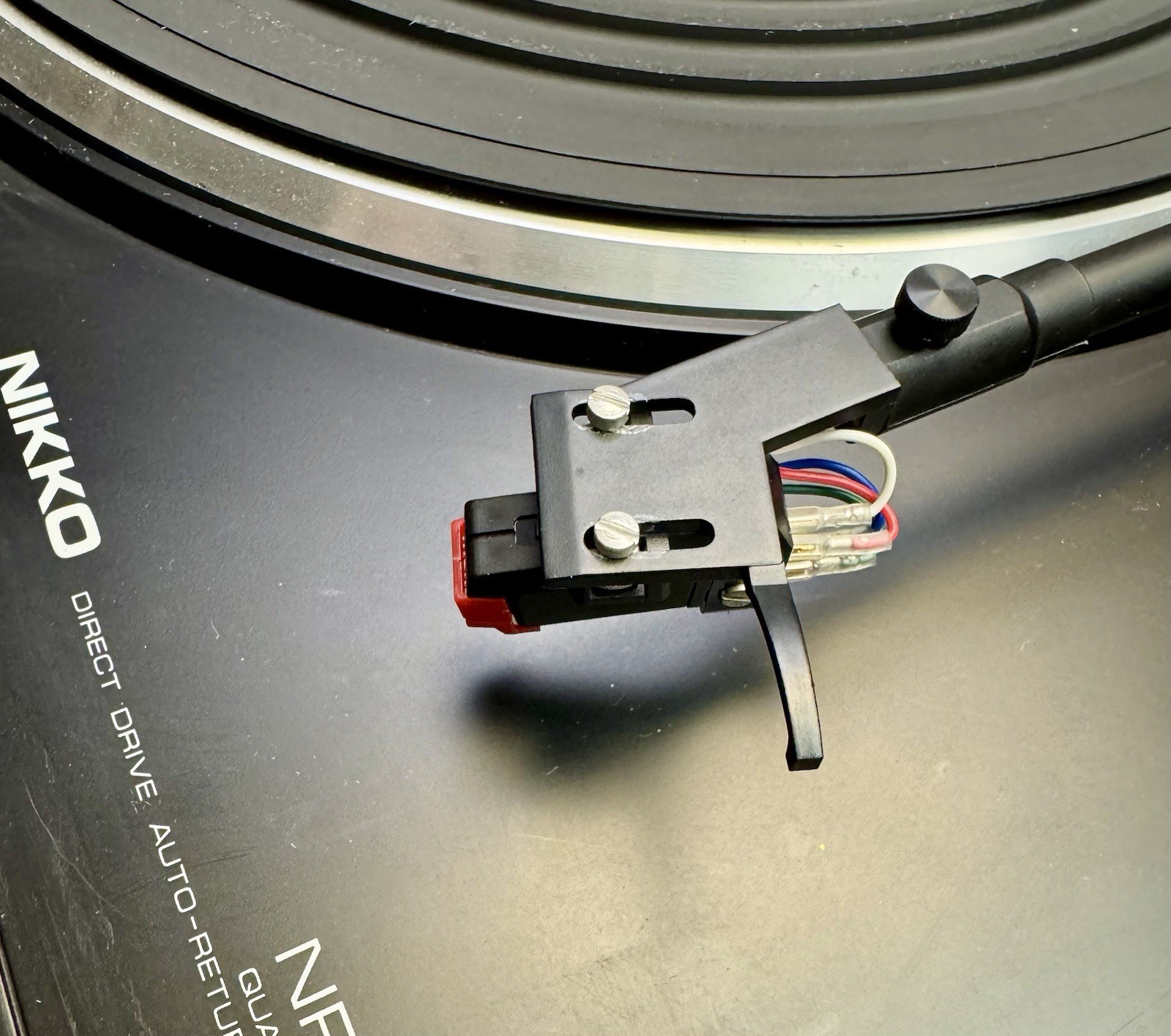 VINTAGE NIKKO NP-800 TURNTABLE WITH AUTO RETURN,QUARTZ LOCK,WORKS GREAT!!