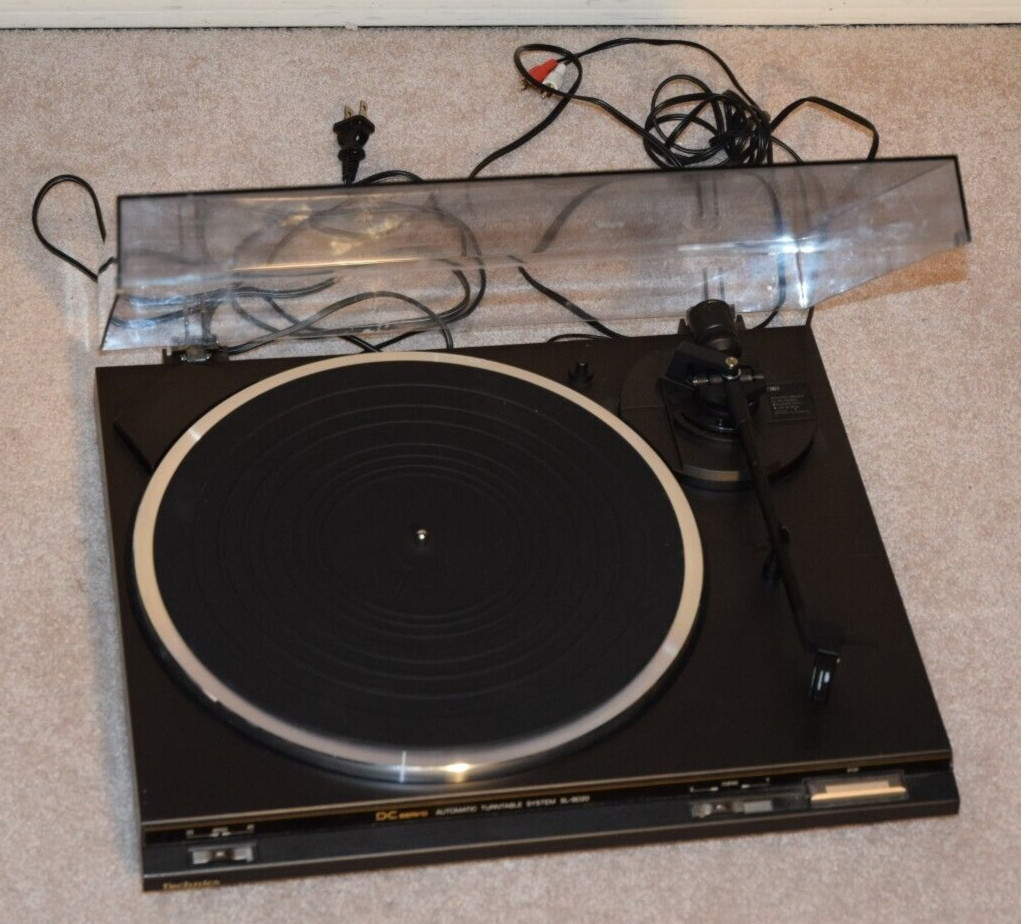 Technics SL-BD20 Turntable DC Servo Automatic System Record Player With Cover