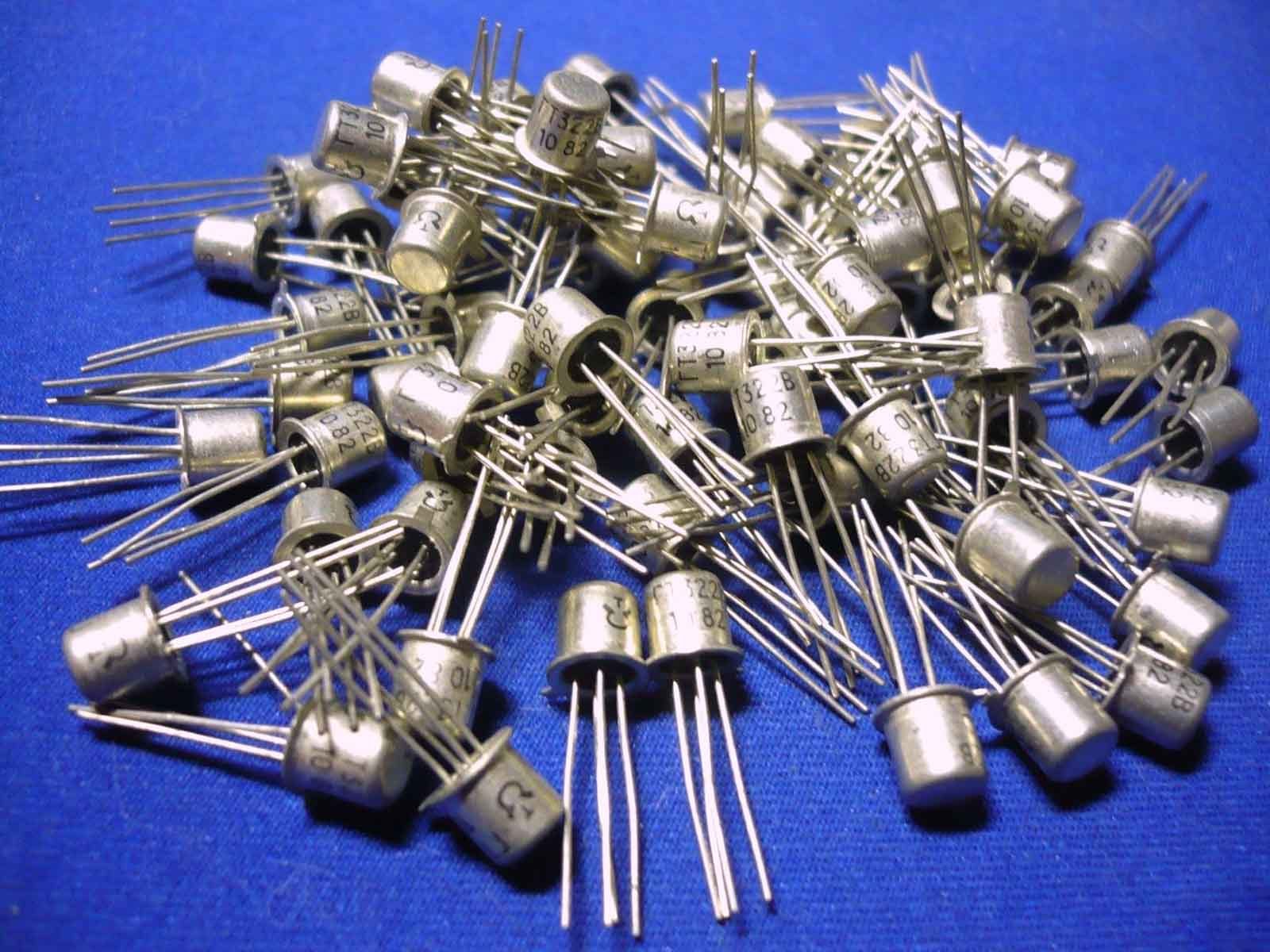 8pcs Germanium Transistors PNP GT322B alt AF117 2N987 2SA104 – Fuzz Face – USSR