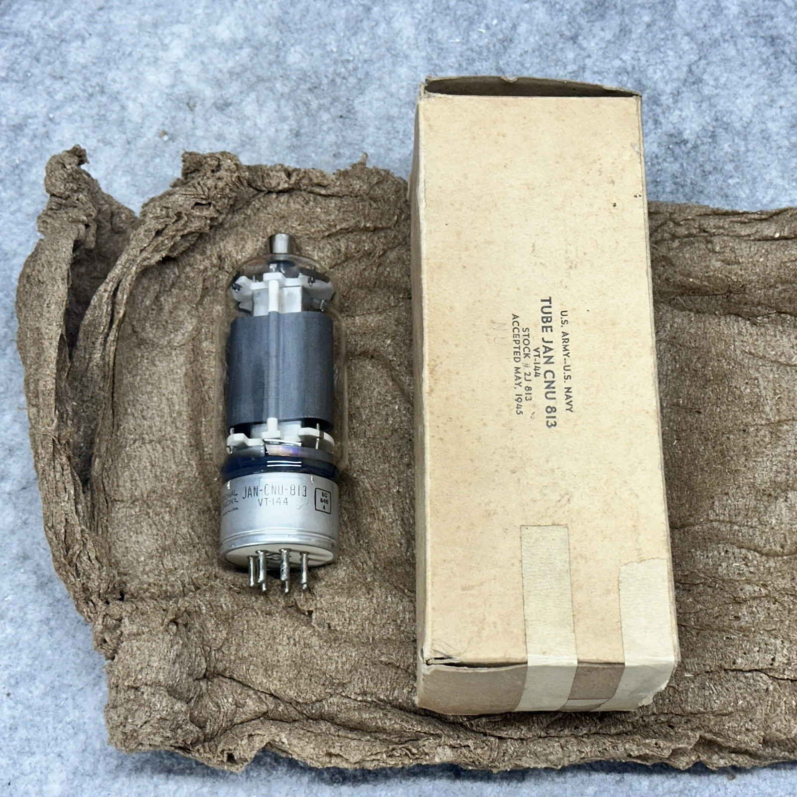 NOS NIB US ARMY US NAVY NATIONAL UNION JAN CNU 813 TUBE DATED 1945 VT-144 TUBE