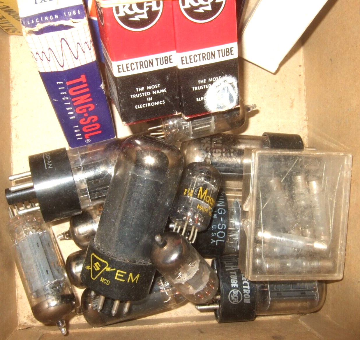 Vacuum Tubes Electron Tubes From Repairman’s Estate Untested