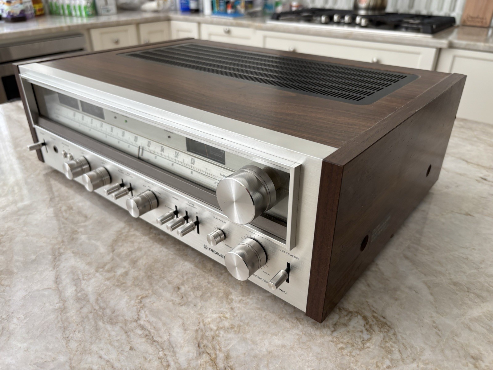 Pioneer SX-780 AM/FM Stereo Receiver, Services And Updates
