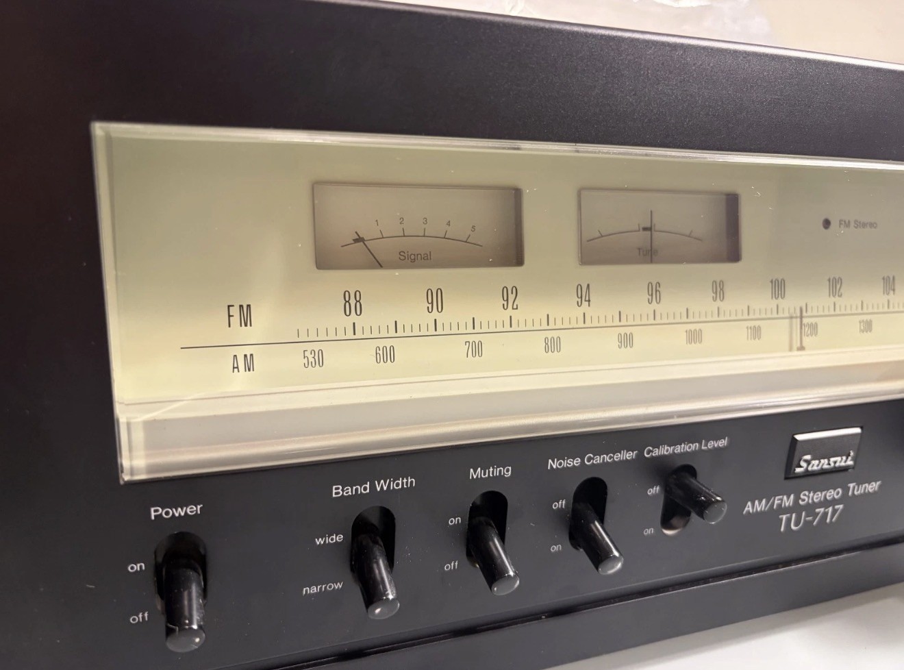 Sansui TU-717 AM/FM Stereo Tuner Serviced Fully Functional Manual Schematic NM