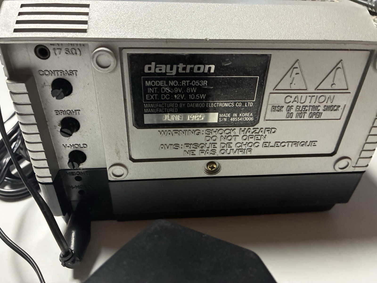1985 Daytron Black and White Portable Tv and Am/Fm Radio Tested Working