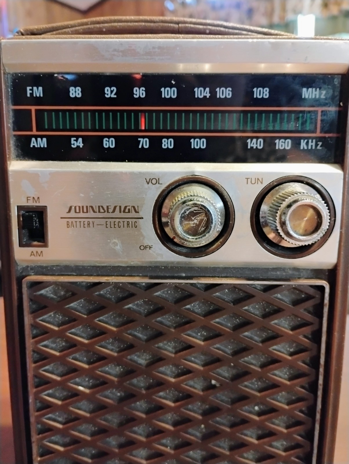 Vintage Sound Design AM/FM Radio AC Or DC Power Works Great And In Great Shape.