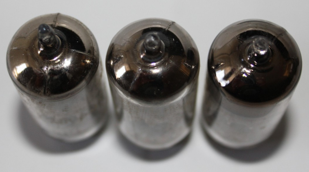 3 X Amperex Bugle Boy 6DJ8 / ECC88 tubes, made in Holland, Tested Excellent (47)