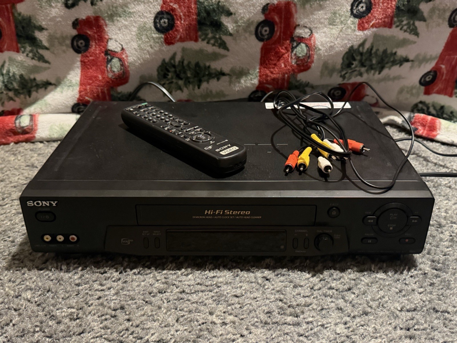 Sony SLV-N71 VCR 4-head Hi-Fi Stereo VHS Video Cassette Recorder (VCR) Remote-Av