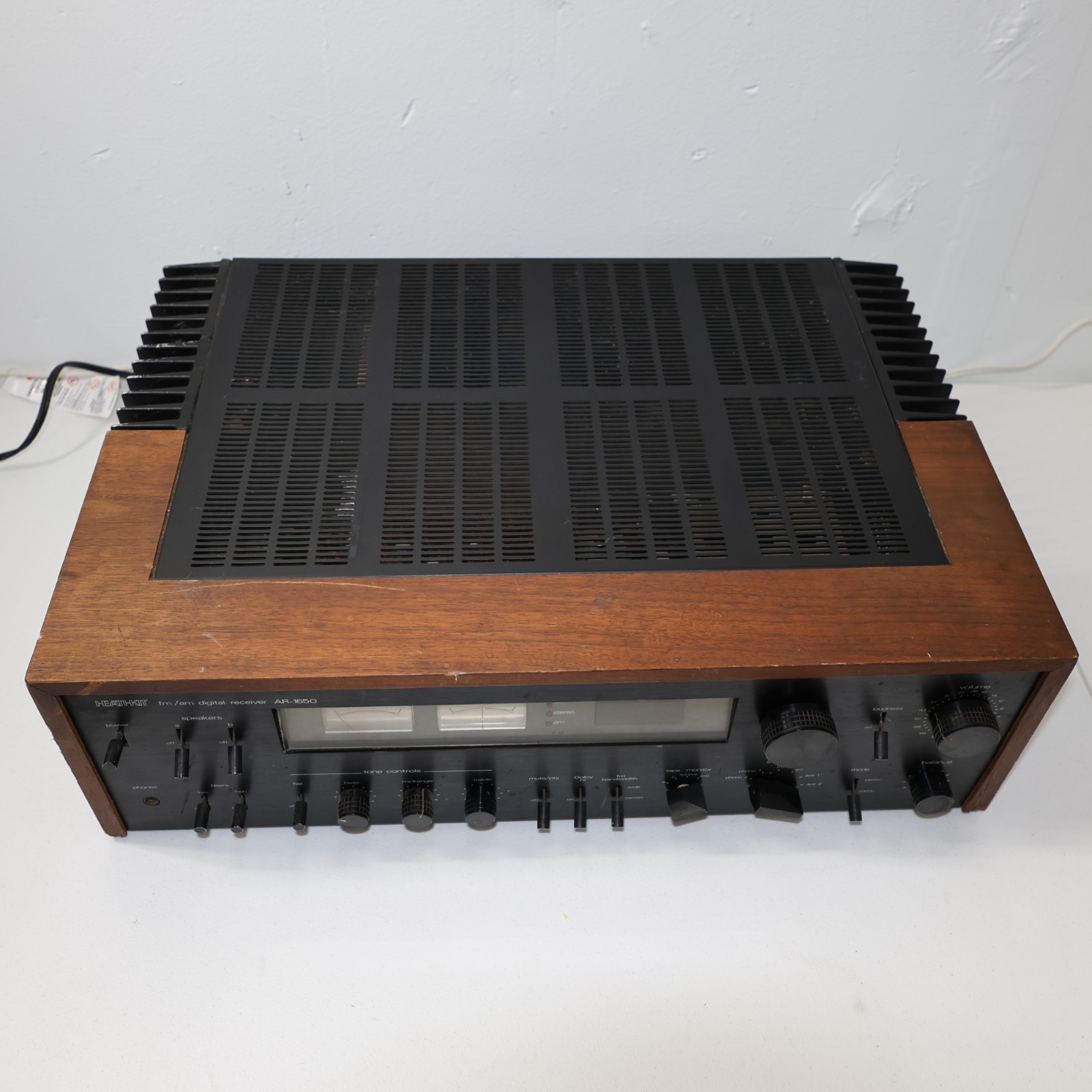 Heathkit AR-1650 AM/FM Solid State Stereo Receiver UNTESTED FOR PARTS/REPAIR