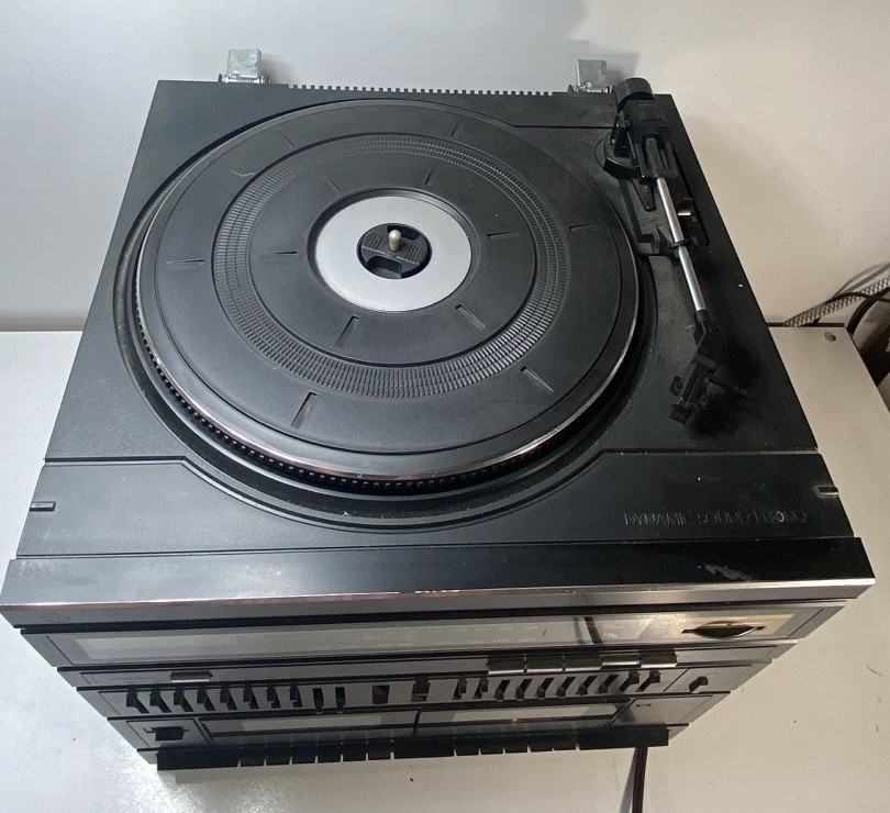GE Compact Stereo System #11-1000 AM/FM Stereo 2 Cassette Phono Equalizer Read