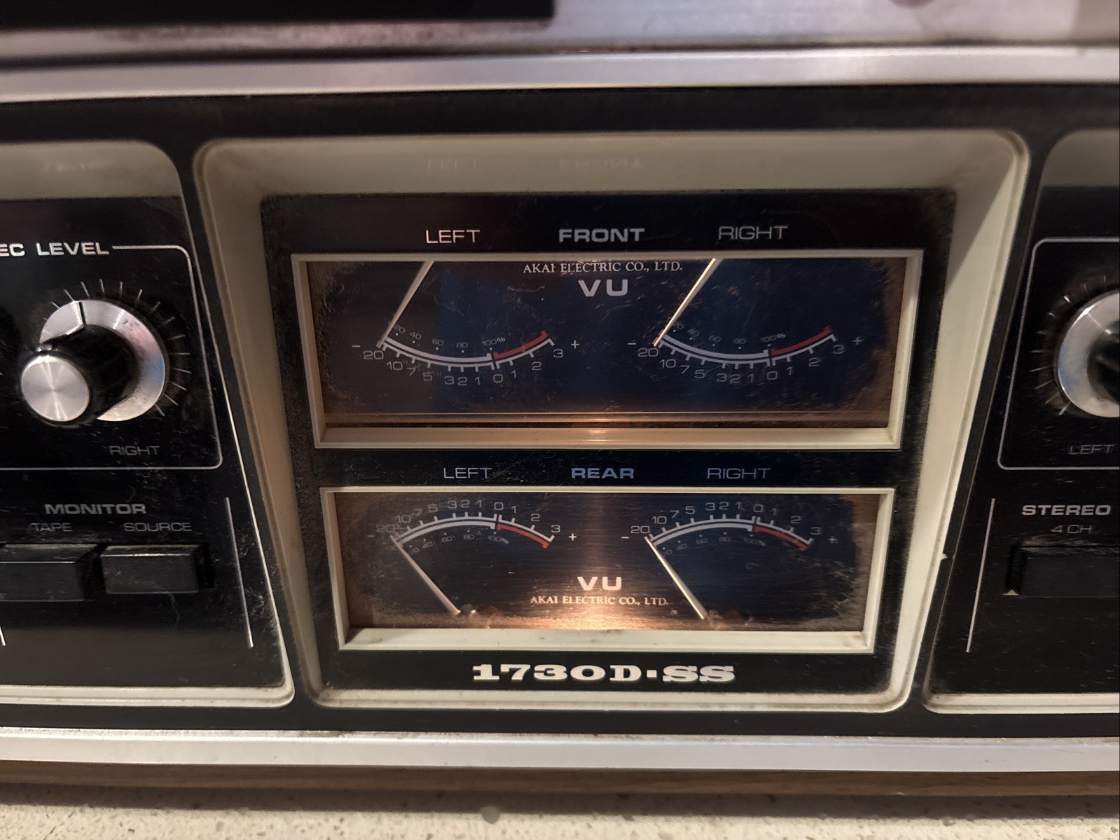 Akai 1730D-SS Quad Reel to Reel w/ Wood Case – Powers On – Spins Needs Service