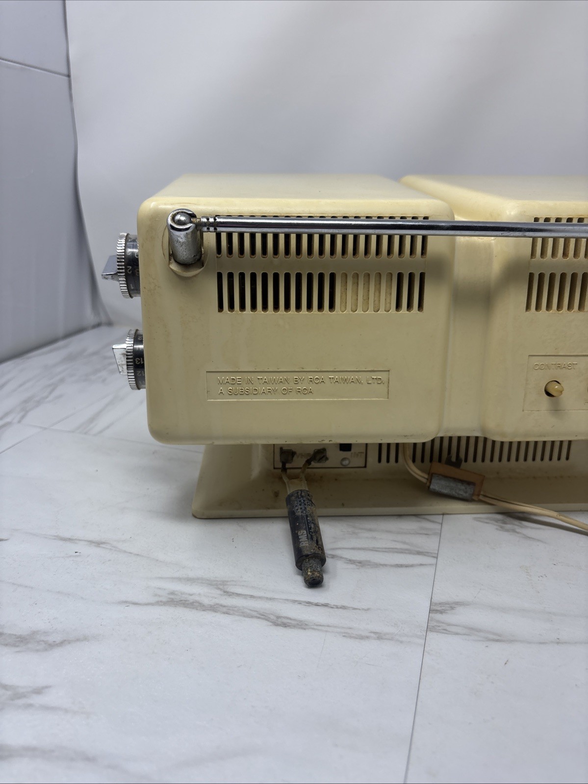 Rare 1974 RCA AT 059Y “ELVIS ” “LUNAR 1” AM/FM/Television/Clock- Tested