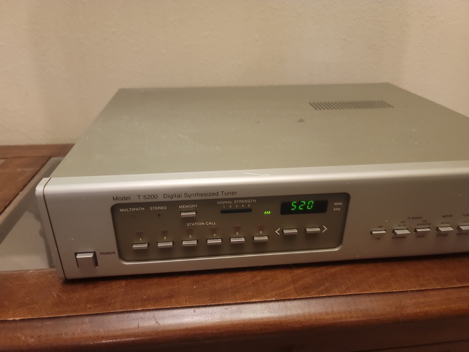 Phase Linear T5200 Digital Synthesized Tuner