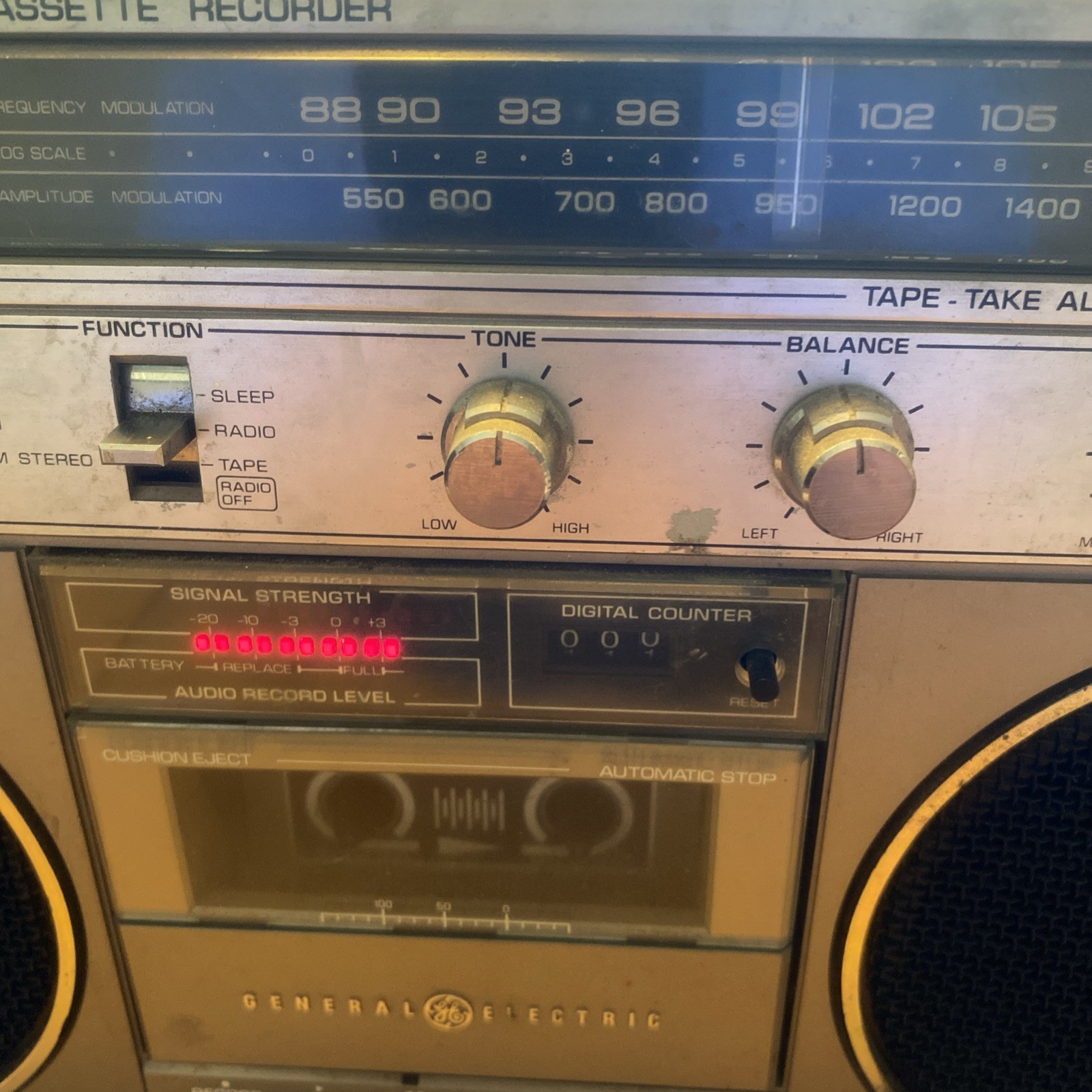 Vtg General Electric GE Boombox AM/FM RADIO 3-5257A Working/Non-working Cassette