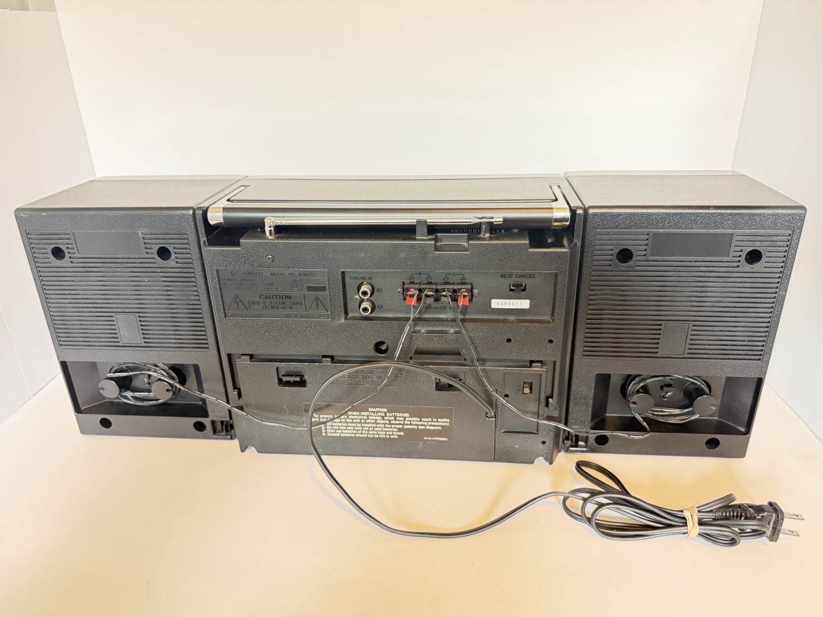Vintage Sanyo M W225 AM/FM Stereo Radio Double Cassette Tape Recorder