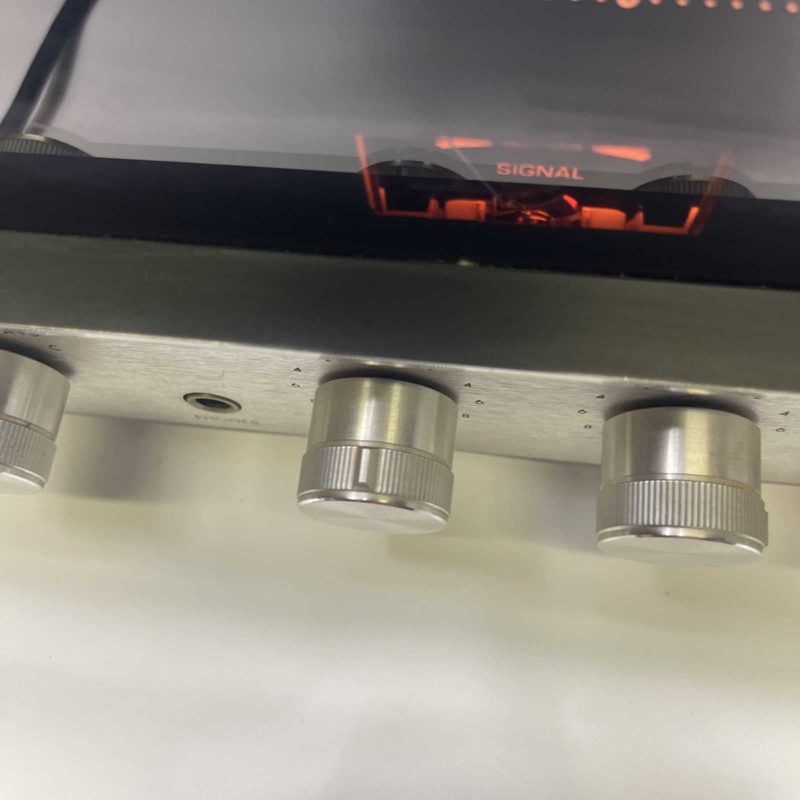 Beautiful Kenwood KR-6600 Receiver tested and works well