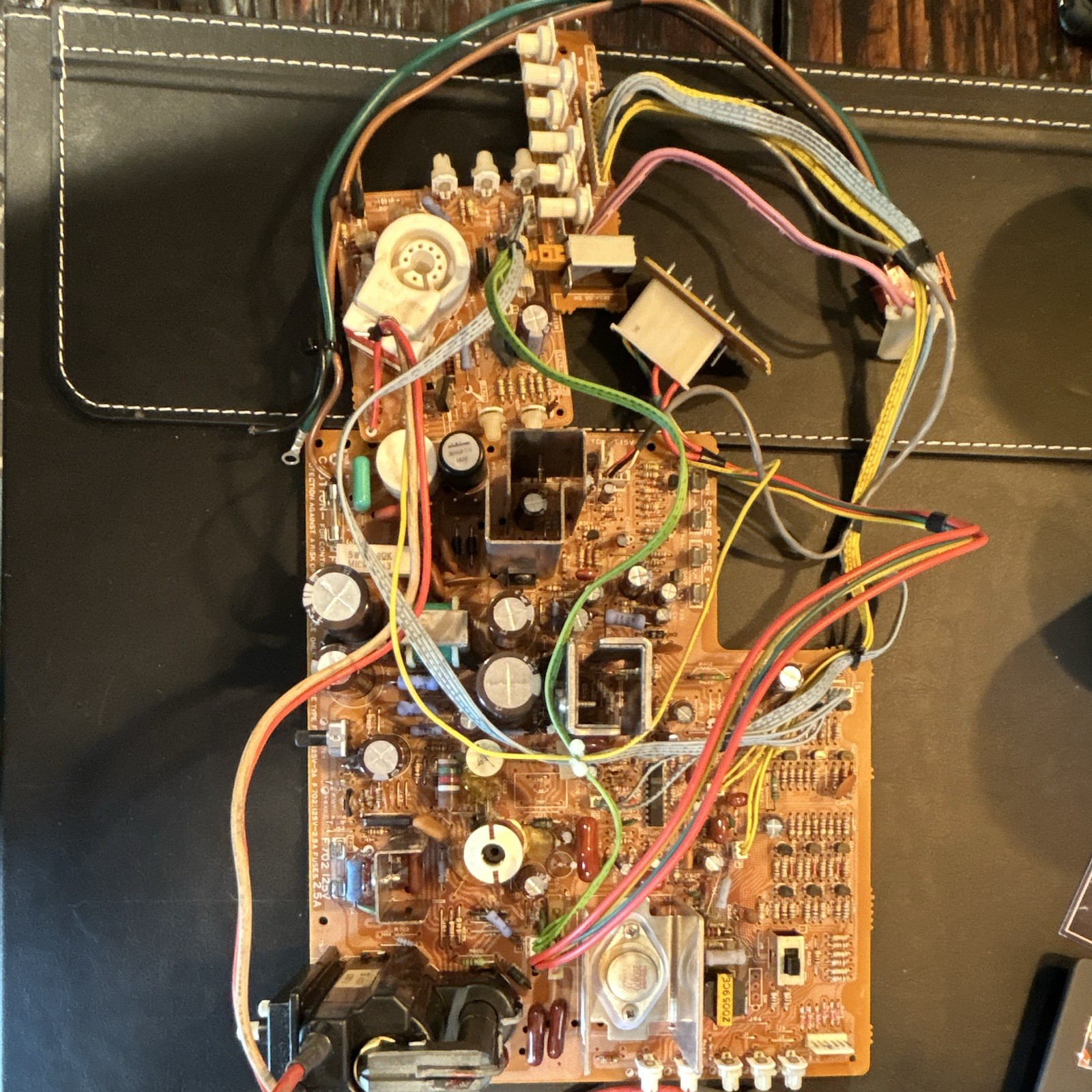 Sanyo Nintendo Arcade CRT Chassis XM2001 Red Test Unisystem Dual