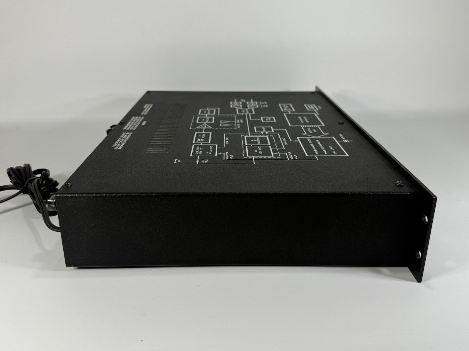 Adcom GFT-1 Quartz Referenced Digital AM/FM Stereo Tuner – WORKING