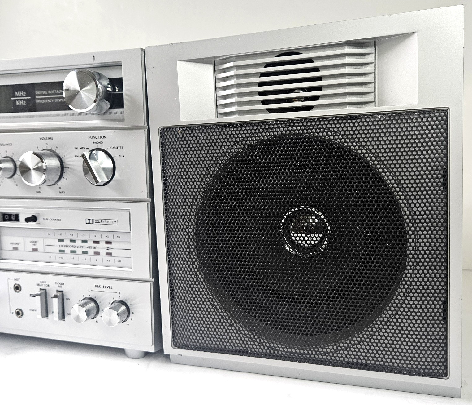 Vintage Sears LXI Series Stereo+Cassette System- Model 304.92400252